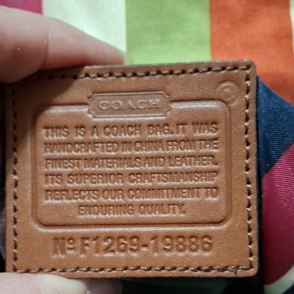 Adorable Coach Tan Leather Crossbody Bag - Picture 6 of 7